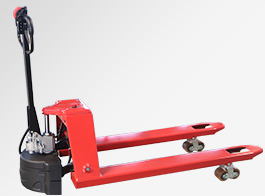 機場貨物搬運電動搬運車的使用